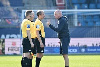 Kritik am Schiedsrichter: "Er ist nur am schreien"