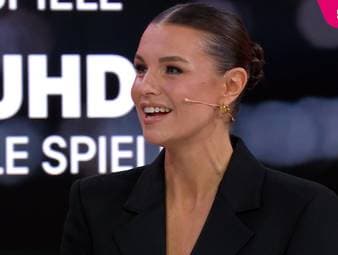 MagentaTV hat die Doku-Serie "Wontorras World Cup – Vater. Tochter. WM." produziert. Laura Wontorra spricht über die erstmalige Zusammenarbeit mit ihrem Vater Jörg.