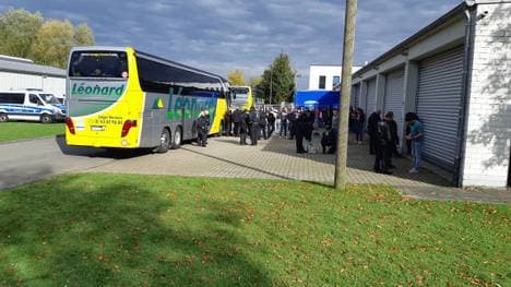 Die Polizei stoppte einen Bus mit Lüttich-Fans