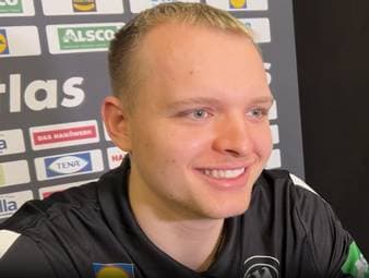 Justus Fischer spricht vor dem Spiel gegen Portugal über die Qualitäten der Mannschaft und scherzt nach gemeinsamen Teamessen über den Hunger der Mannschaft.