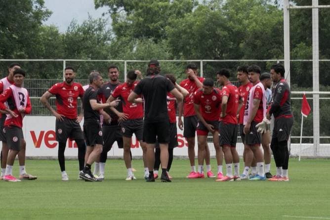 Entlassen? Doch nicht? Wirbel um WM-Coach  