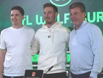 Der VfL Wolfsburg stellt Tobias Strobl offiziell als neuen Cheftrainer vor. Sportdirektor Pirmin Schwegler und Sport-Geschäftsvorstand Dieter Hecking äußern sich zum Neuzugang an der Seitenlinie. 