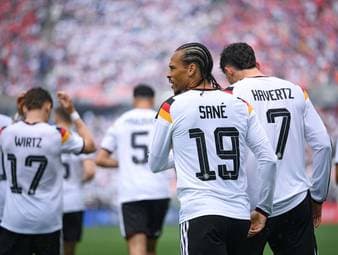 Die deutsche Mannschaft ist in die letzte Woche der WM-Vorbereitung gestartet und die beiden Testspiele gegen Finnland und die USA haben aufschlussreiche Erkenntnisse gebracht. Wer hat sich in die Startelf gespielt? 