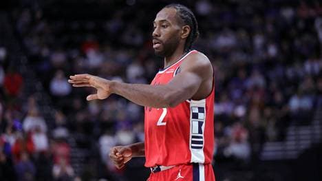 Forward Kawhi Leonard 