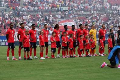 England spielt mit "Ollie Kane"