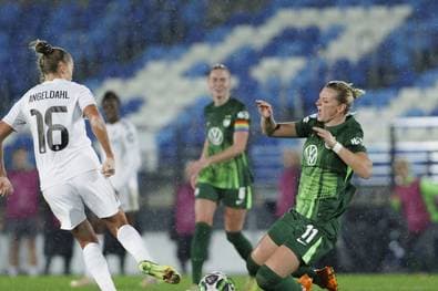 Wolfsburg verliert trotz langer Überzahl