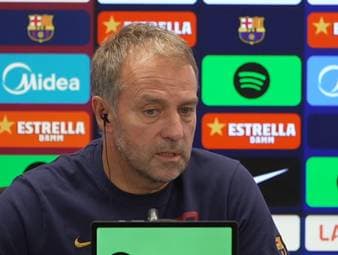 Hansi Flick unterstützt Lamine Yamal in der Nominierung für den Ballon d'Or, er sei ehrlich und habe das Selbstbewusstsein. Dennoch ist der FCB-Coach froh, wenn die Diskussionen vorbei sind.
