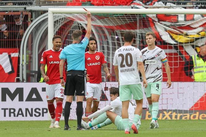 Trotz Blitz-Rot: Cottbus verschenkt Führung