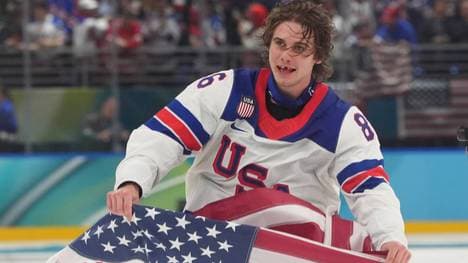 Jack Hughes schießt die USA mit seinem Treffer zu Gold