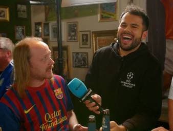 Ein Fan des FC Barcelona ist trotz Zweifel zu Beginn begeistert von Trainer Hansi Flick - und sorgt für einen Lacher im Fantalk.