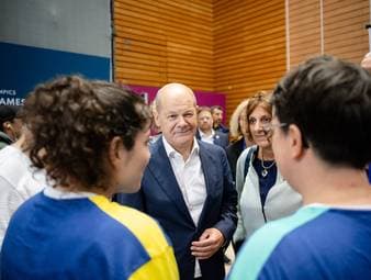 Bundes-Kanzler Olaf Scholz besucht die Weltspiele