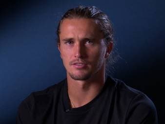 Alexander Zverev verrät, dass er die Arbeit mit Toni Nadal gerne fortsetzen würde. Die beiden stehen in Kontakt und überlegen, wie das nächste Jahr aussehen könnte, erklärt der deutsche Tennisstar.