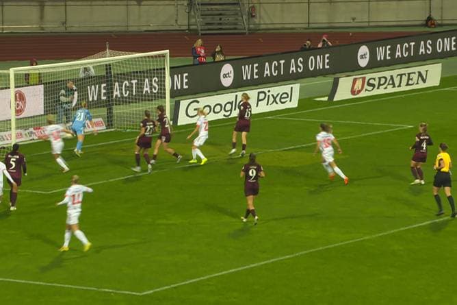 "Miss Vorlage": Bayern-Star glänzt bei Derby-Show