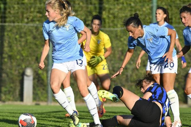 Cas stärkt Mutterschutz im Fußball