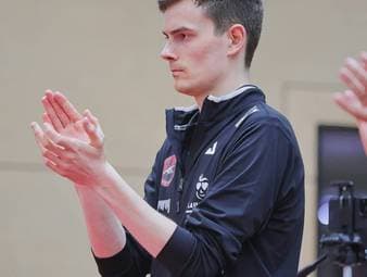 Ort trotz Pleiten weiter auf Bank