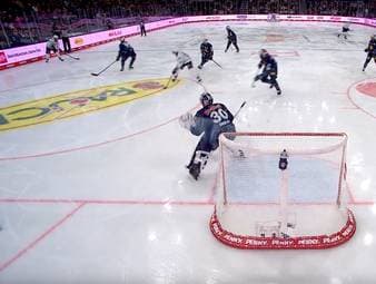 Die Highlights der Eishockey-Partie EHC Red Bull München - Adler Mannheim aus der DEL im Video.  