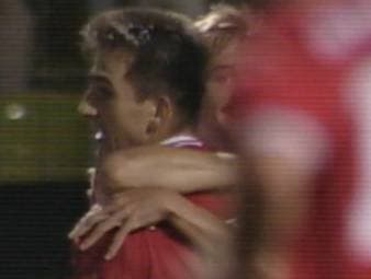Es ist der Pokal-Super-GAU: eine Niederlage gegen einen unterklassigen Klub in der ersten Runde. Auch den FC Bayern erwischte es mehrfach - ein späterer Bundesliga-Coach war dabei. SPORT1 blickt zurück.