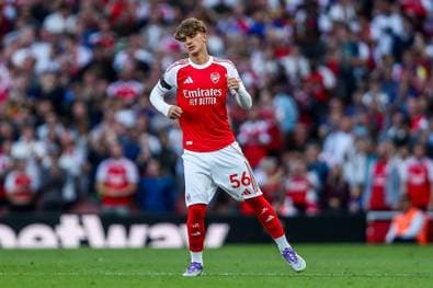 Arsenal siegt mit 15-Jährigem