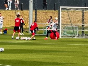 Wird Manuel Neuer rechtzeitig zum WM-Start fit? Diese Frage treibt Fußballdeutschland nicht nur dieses Jahr rum – auch vor den letzten drei Weltmeisterschaften war ein Einsatz des Keepers fraglich. 