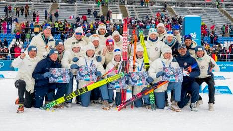 Das norwegische Biathlon-Team gedenkt dem verstorbenen Kameraden Sivert Bakken