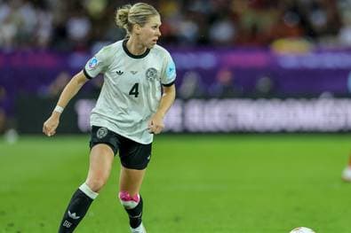 "Schürfwunden": DFB-Frauen spielen auf Kunstrasen