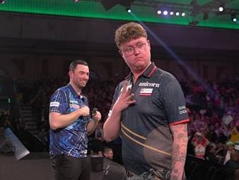 Luke Humphries schlägt Ted Evetts in seiner Auftaktpartie der Darts-WM und zieht in die zweite Runde ein. Schon vor den Matchdarts prognostiziert SPORT1-Kommentator Robert Marijanovic den Ausgang.
