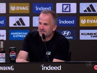 Der FC Augsburg ist nach dem Sieg in Frankfurt erstmals Tabellenführer der Bundesliga. Trainer Manuel Baum will den Moment genießen.