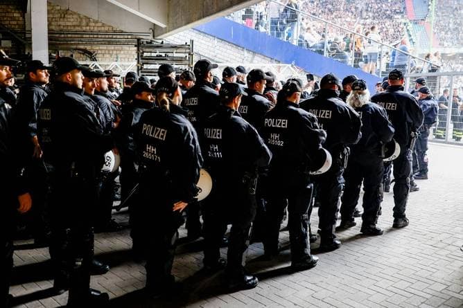 Fan-Schlägerei vor Bundesliga-Spielen