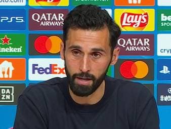 Real Madrid verlor die Partie gegen Bayern mit 3:4 in Unterzahl. Nach der Partie beschwerte sich Trainer Álvaro Arbeloa über die Gelb-Rote Karte für Eduardo Camavinga.