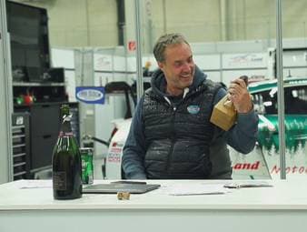 Champagner zum 3. Platz für Sport1-Kommentator