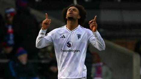 Seltenes Tor: Joshua Zirkzee jubelt