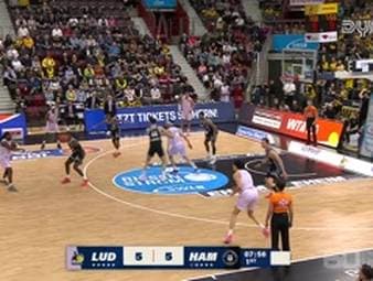 Die BBL-Highlights der Basketball-Partie MHP RIESEN Ludwigsburg - Veolia Towers Hamburg im Video. 