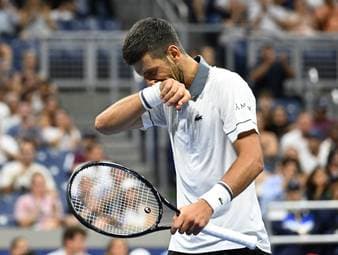 Novak Djokovic erlebt bei den US Open eine historische Enttäuschung – erstmals in seiner Karriere scheitert der 24-fache-Grand-Slam-Sieger bereits in der ersten Runde. Ist das das Ende der Djokovic-Ära?
