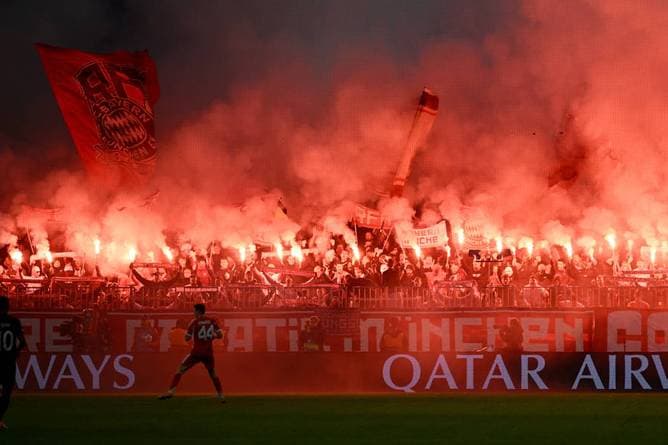 Bayern-Boss verurteilt Pyro-Show