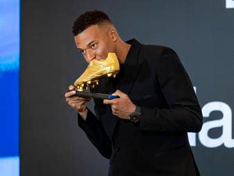 Kylian Mbappé hat den Goldenen Schuh 2024/25 in Europa gewonnen, nachdem er 31 Tore in La Liga erzielt hatte. Der Franzose visiert nun die großen Mannschaftstitel mit den Königlichen an.