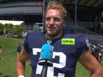 Der deutsche NFL-Star Lorenz Metz erlebte eine turbulente Saison im vergangenen Jahr als er bei den Tampa Bay Buccaneers aussortiert und trotzdem den Super Bowl erreichte.