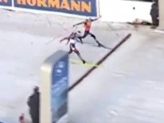 Spannung pur bei der Biathlon-Verfolgung der Herren. In einem echten Thriller muss das Fotofinish entscheiden. Für die deutschen Biathleten geht es deutlich ruhiger zur Sache.