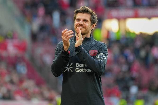 Bayer beginnt wieder mit Hofmann