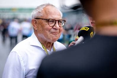 Magath lacht über Trinkpausen