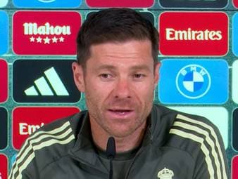 Real-Trainer Xabi Alonso zollt seinem ehemaligen Nationalelf-Kollegen Sergio Busquets Respekt, der heute sein Karriereende zum Ende des Jahres bekanntgegeben hat.