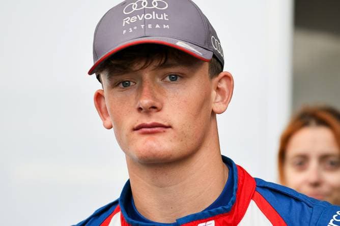 Slater-Crash mit Titelrivale