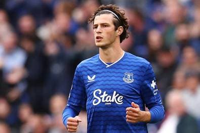 Röhl wechselt fest zu Everton