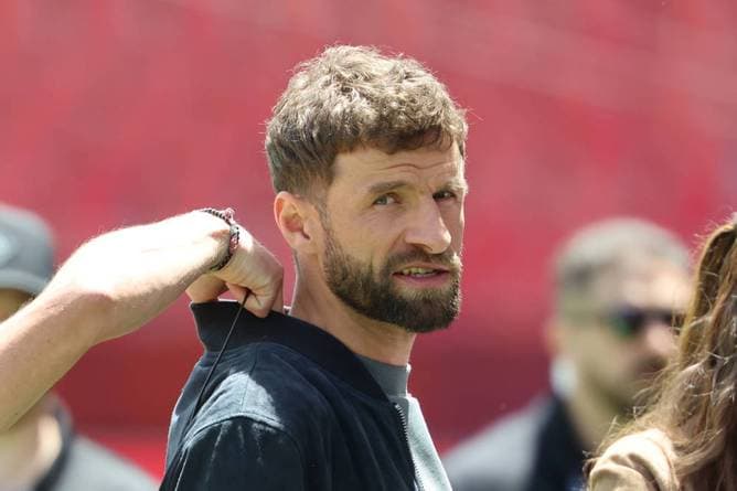 Bei diesem Reizthema sackt Thomas Müller zusammen