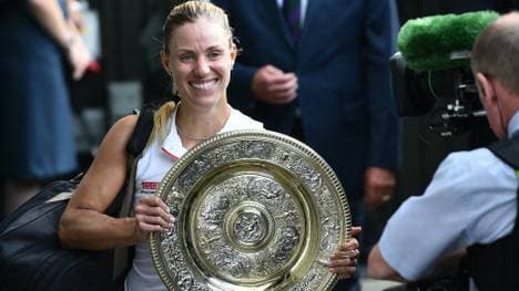 Kerber nach ihrem Wimbledonsieg 2018