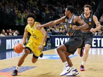 ALBA gewinnt rasantes Eröffnungsspiel