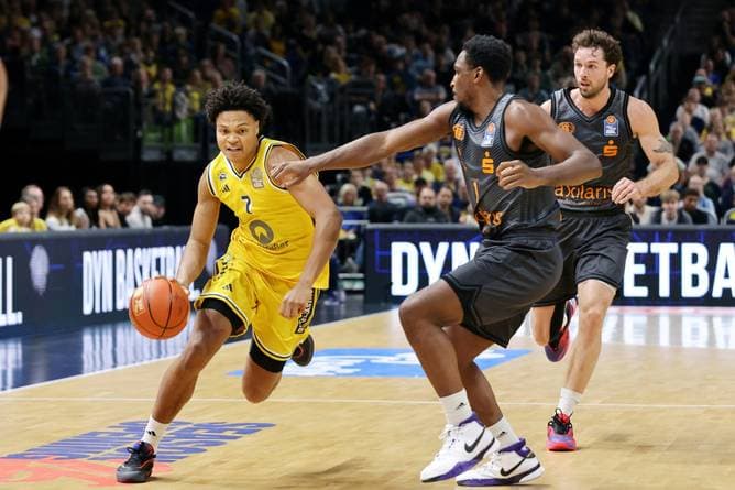 ALBA gewinnt rasantes Eröffnungsspiel