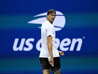 Zverev wechselt plötzlich die Schuhe