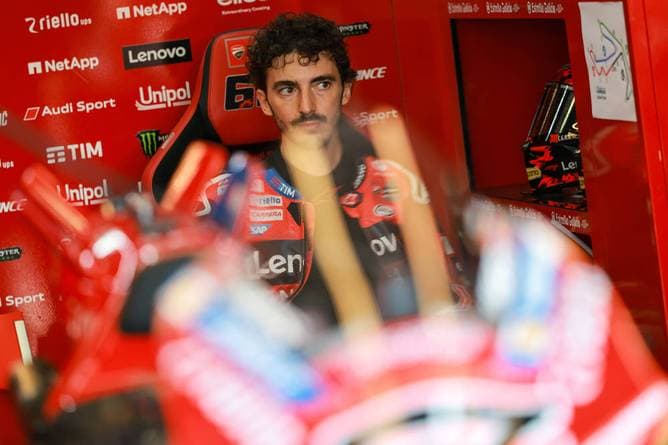 Ex-Weltmeister verzweifelt an seiner Ducati