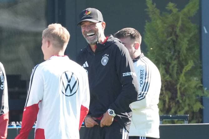 Deutschland mit besonderen Trikots bei Klopps Debüt