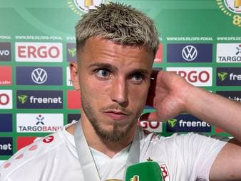 Nach der Finalniederlage zeigt sich Ermedin Demirović vom VfB Stuttgart zwar niedergeschmettert, hebt aber gleichzeitig die starke Leistung seines eigenen Teams hervor. Zudem lobt er Harry Kane in den höchsten Tönen und betitelt ihn als den weltbesten Stürmer.